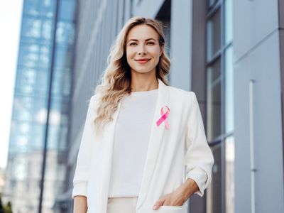 Cancerul de sân apare doar la femeile în vârstă