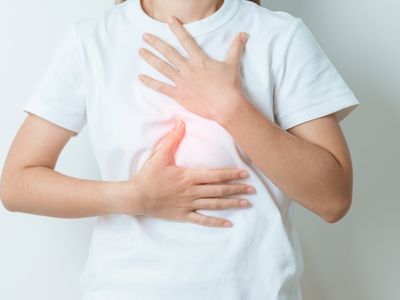Hernia hiatală poate fi tratată cu medicamente