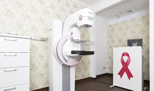 Ai peste 40 de ani? O mamografie la un an este necesară!